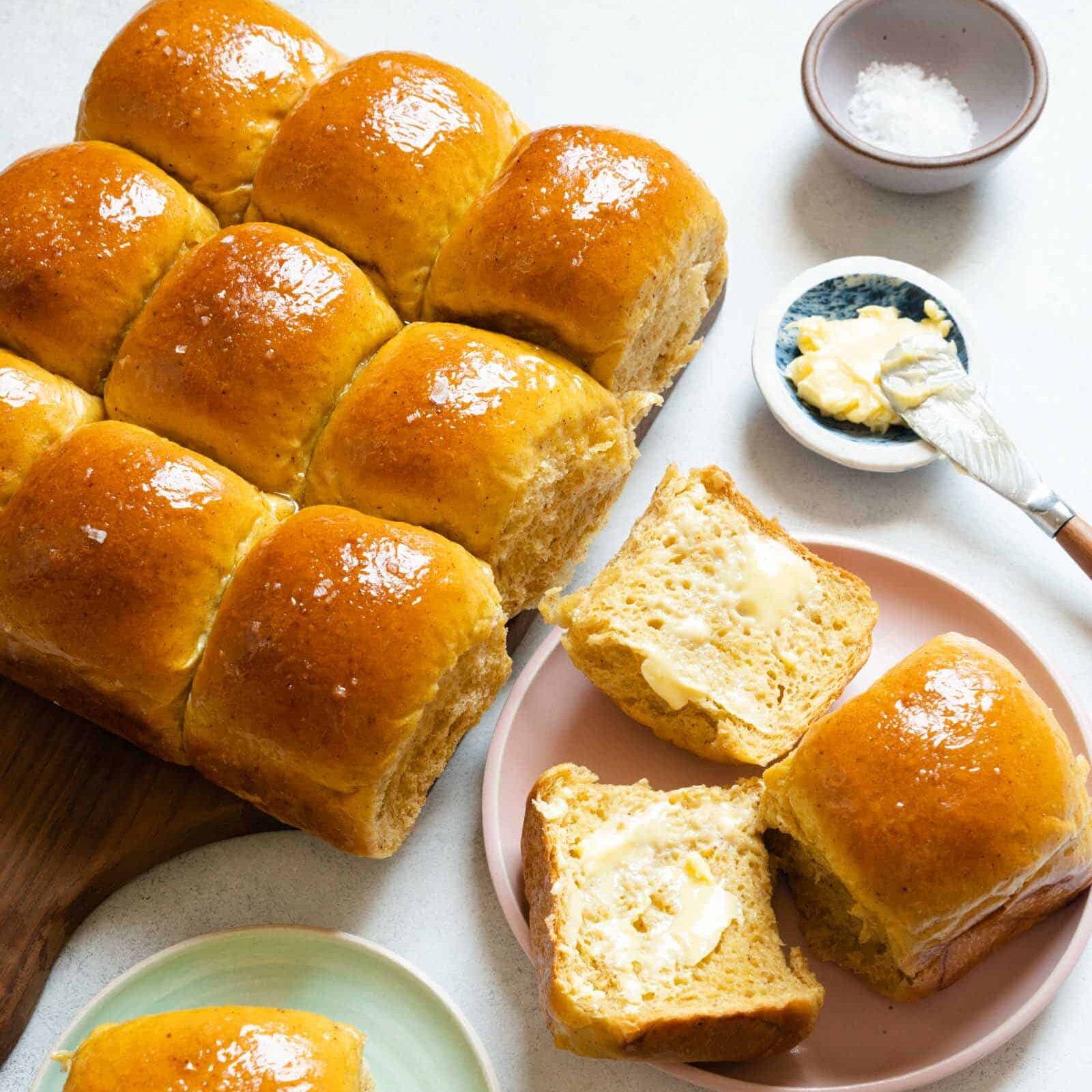 Pumpkin Dinner Rolls