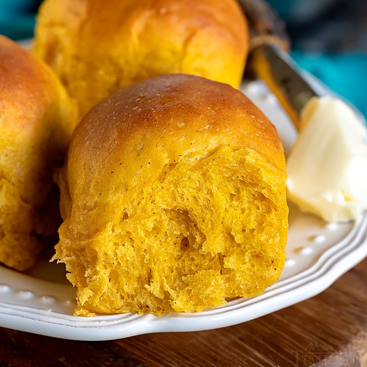 Pumpkin Dinner Rolls